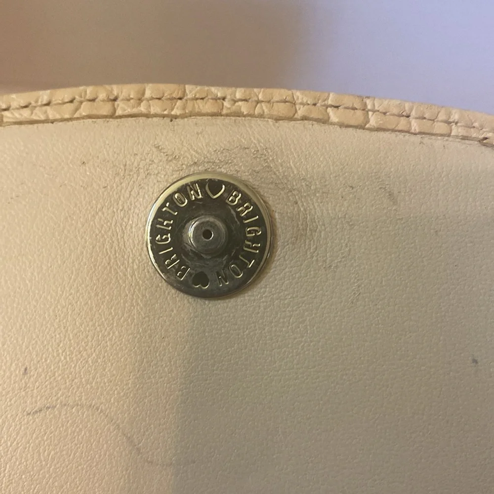 VTG 80’s Brighton Ivory Croc Pebble leather organizer crossbody wallet purse